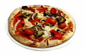 Pizza mit Pilzen, Paprika, Tomaten, und Zwiebeln